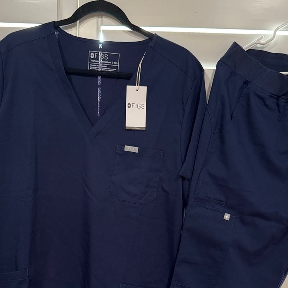 Figs Deep Blue Medical Scrub Set - Picture 3 of 9